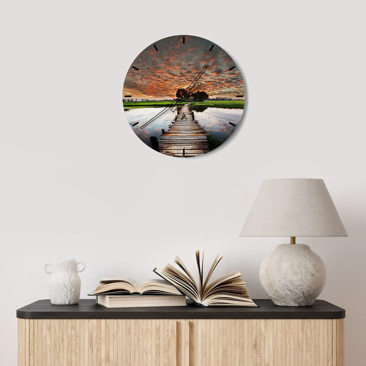 Väggklocka - Klocka på glas - Piren mot bakgrund av en pittoresk solnedgång - 30x30cm - Fäll ut armarna - andas  - Modern väggdekoration för vardagsrum, kök och sovrum ARTTOR