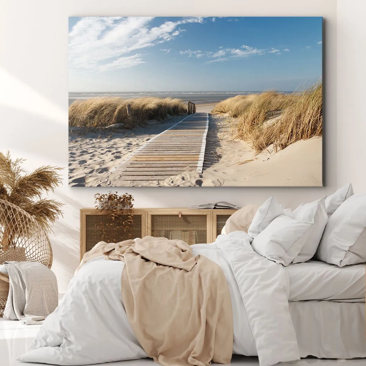 Canvastavla - Bild på duk - En trästig leder genom sanddynerna till det lugna havet - 70x50cm - Bortom sanddynan, i gräsets brus - Modern väggdekoration för vardagsrum och sovrum ARTTOR