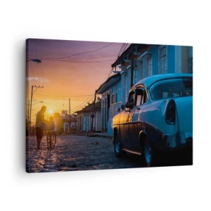 Canvastavla - Bild på duk - Retro bil och cykel på gatan i ljuset av den nedgående solen - 70x50cm - Här bromsar tiden - Modern väggdekoration för vardagsrum och sovrum ARTTOR