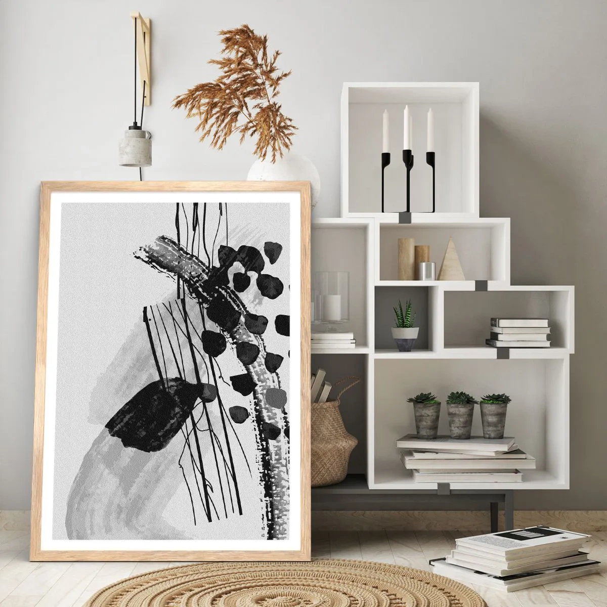 Affisch i ram av ljusek - Svartvit organisk abstraktion - 70x100 cm