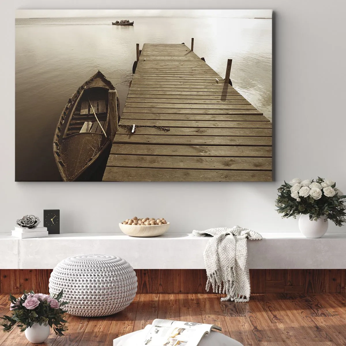 Canvastavla - Bild på duk - Träpir och båt på en lugn sjö - 70x50cm - Stora lugnet - Modern väggdekoration för vardagsrum och sovrum ARTTOR