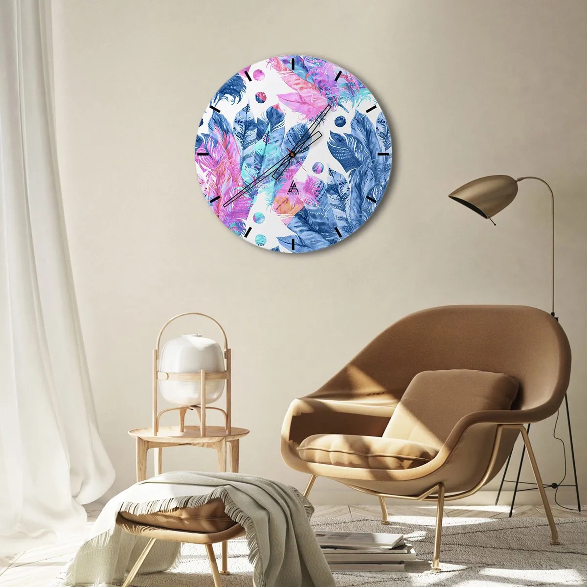 Väggklocka - Klocka på glas - Färgglada fjädrar i akvarellstil - 30x30cm - Fjädrar i vitt och blått - Modern väggdekoration för vardagsrum, kök och sovrum ARTTOR