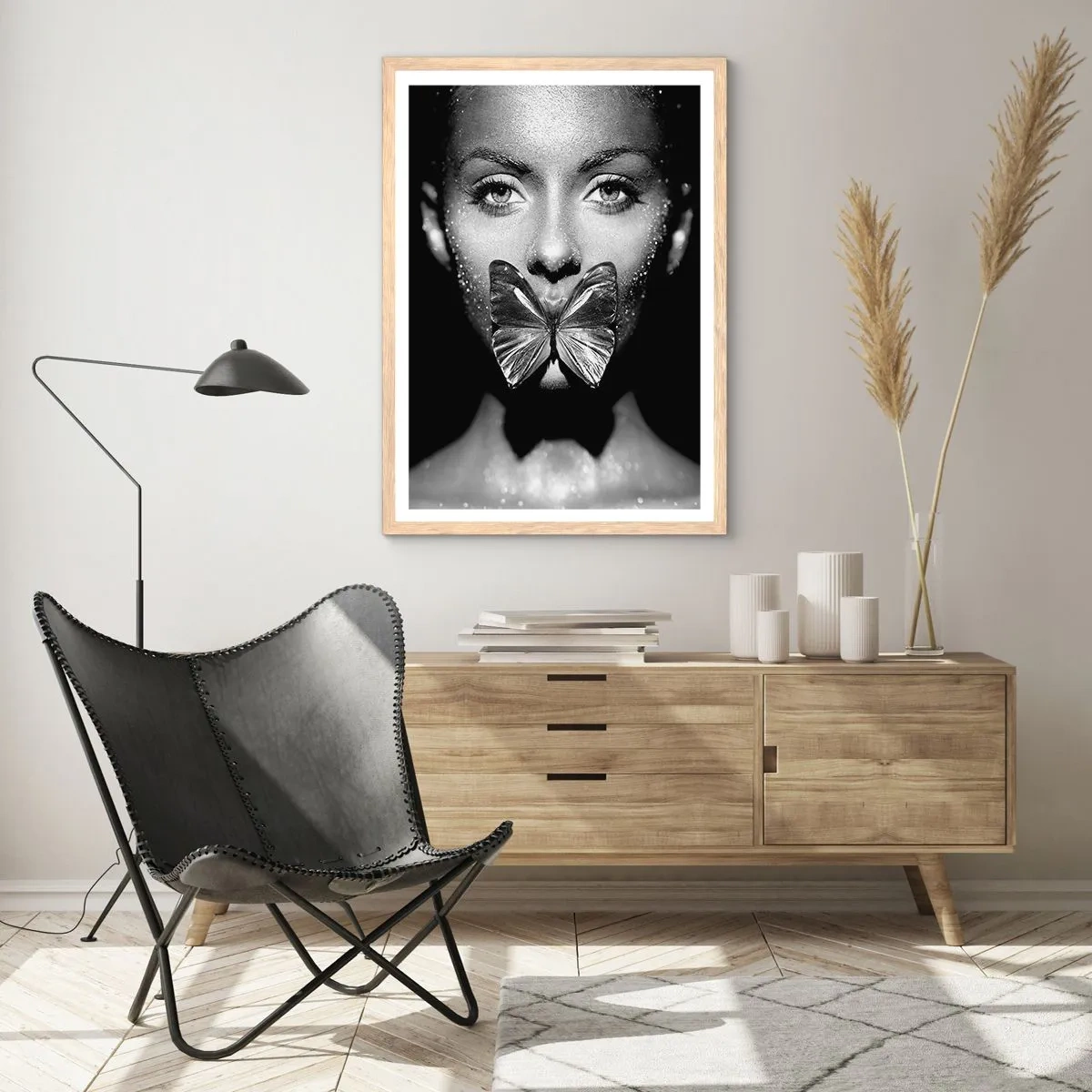 Affisch i ram av ljusek - Fjärilkyss - 70x100 cm
