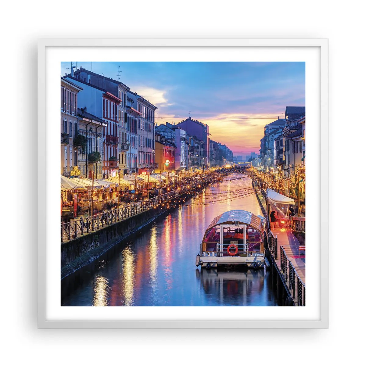 Affisch i vit ram - Ljusets och nöjets kväll - 60x60 cm