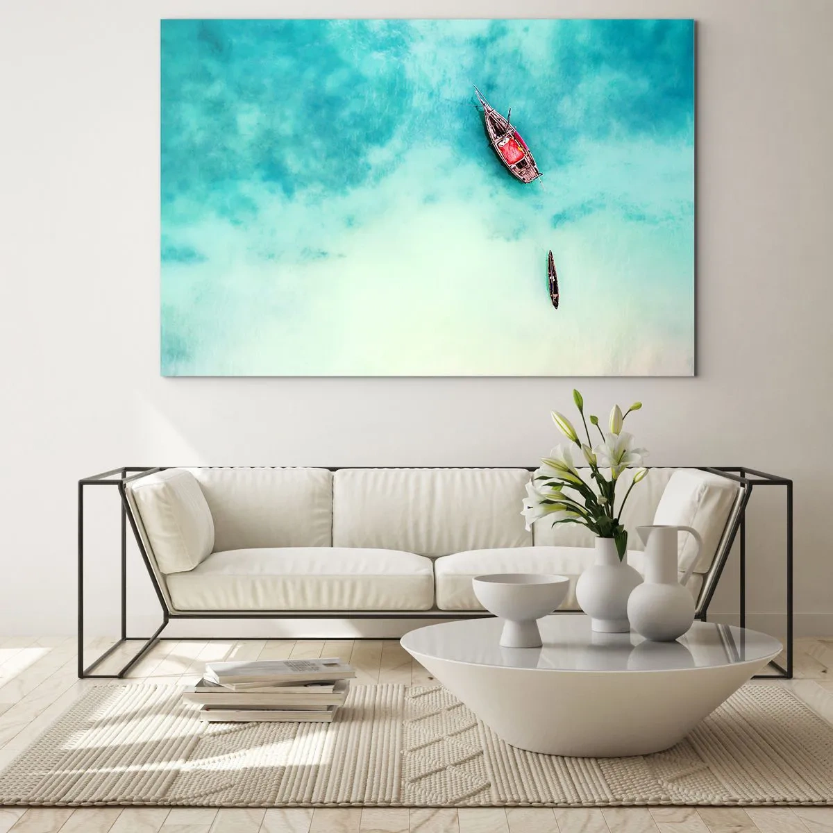 Glastavla - Bild på glas - Båtar på azurblått vatten i en lugn miljö - 70x50cm - Högvatten på stranden i Zanzibar… - Modern väggdekoration för vardagsrum och sovrum ARTTOR