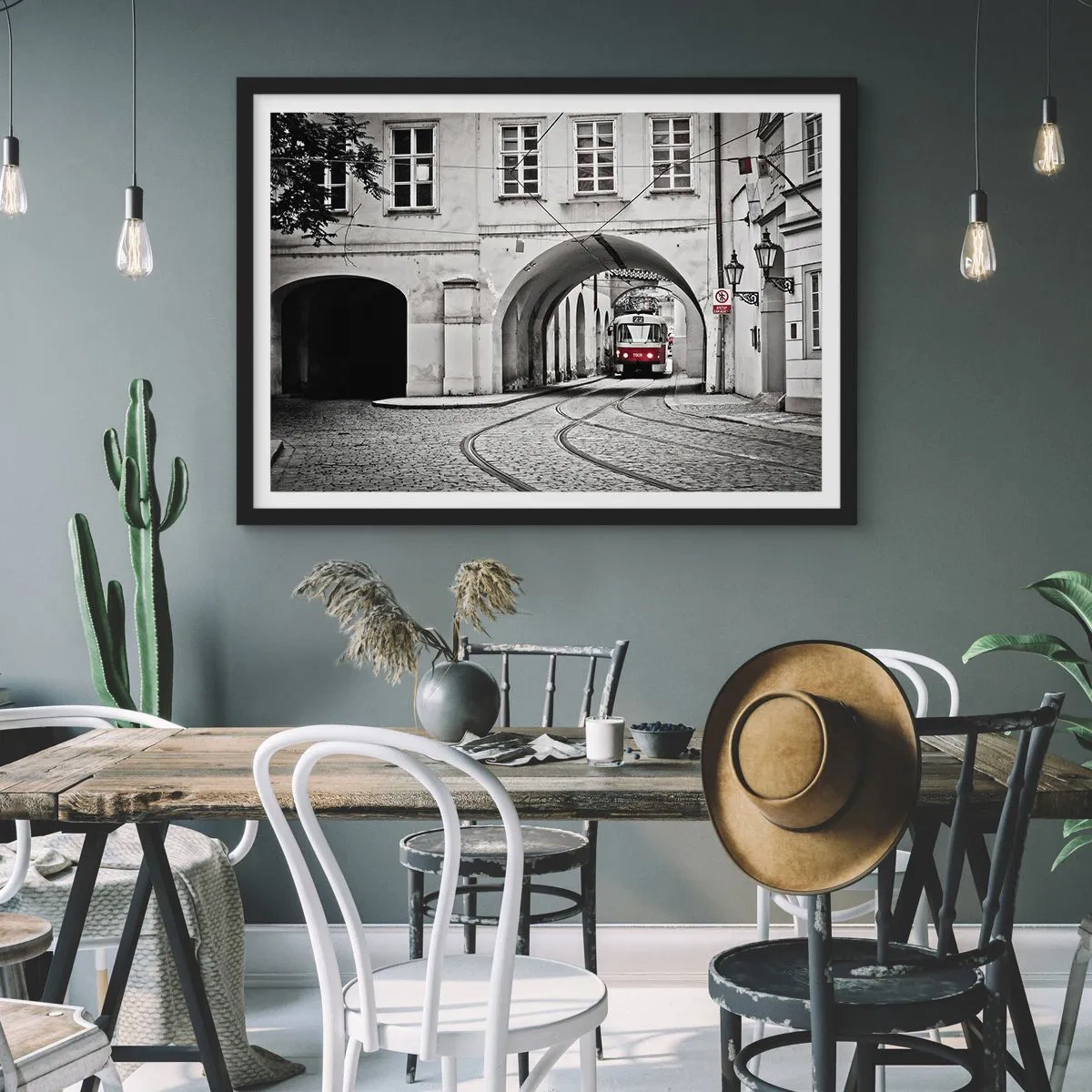 Affisch i svart ram - Genom stadens labyrint - 50x40 cm