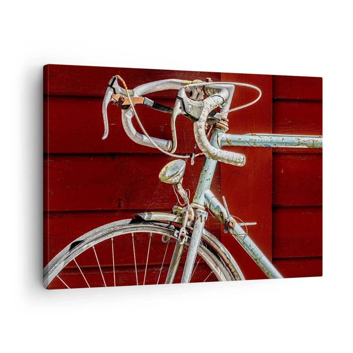 Canvastavla - Bild på duk - En vintagecykel mot en röd trävägg - 70x50cm - Skapad för segrar - Modern väggdekoration för vardagsrum och sovrum ARTTOR