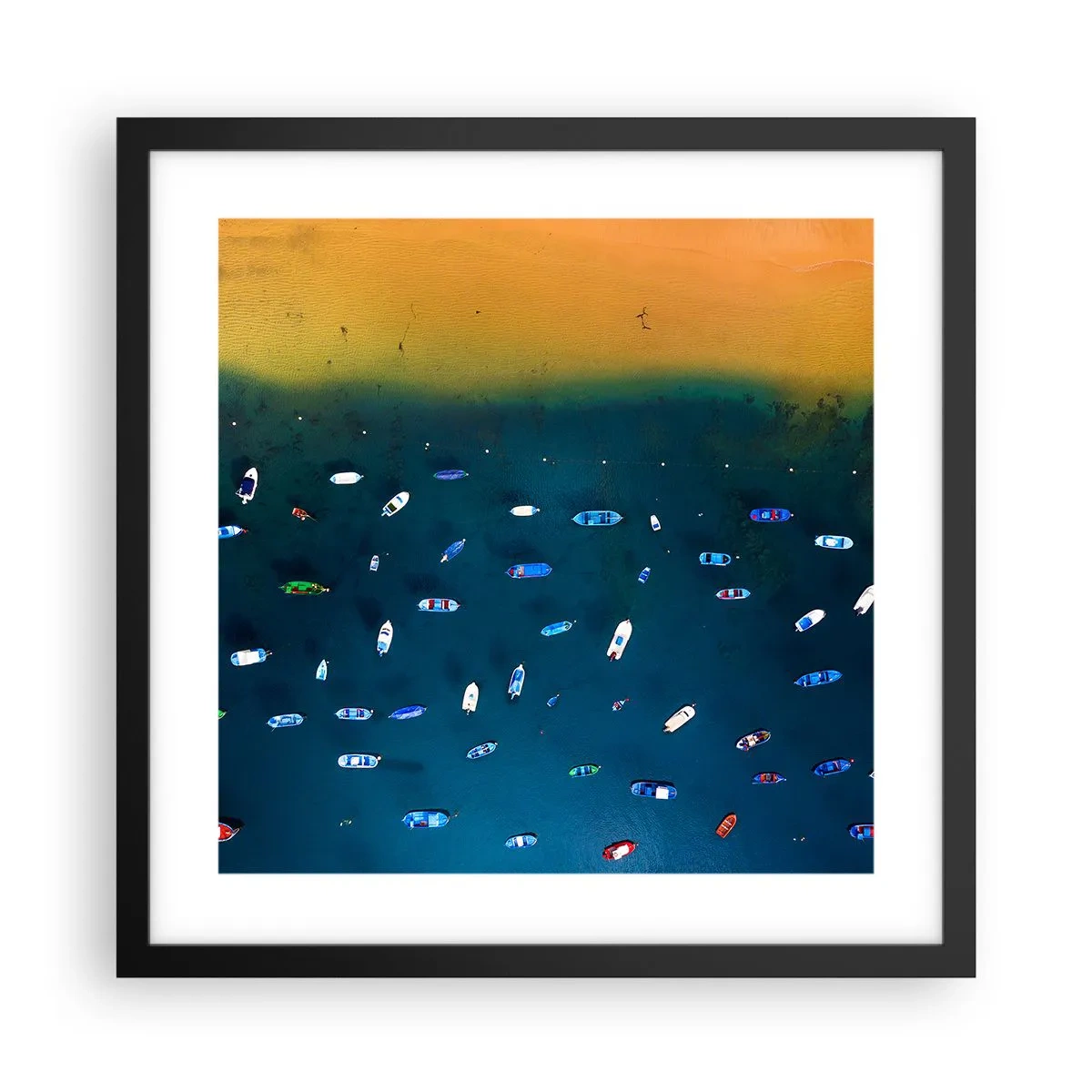 Affisch i svart ram - Ett semesterspel - 40x40 cm