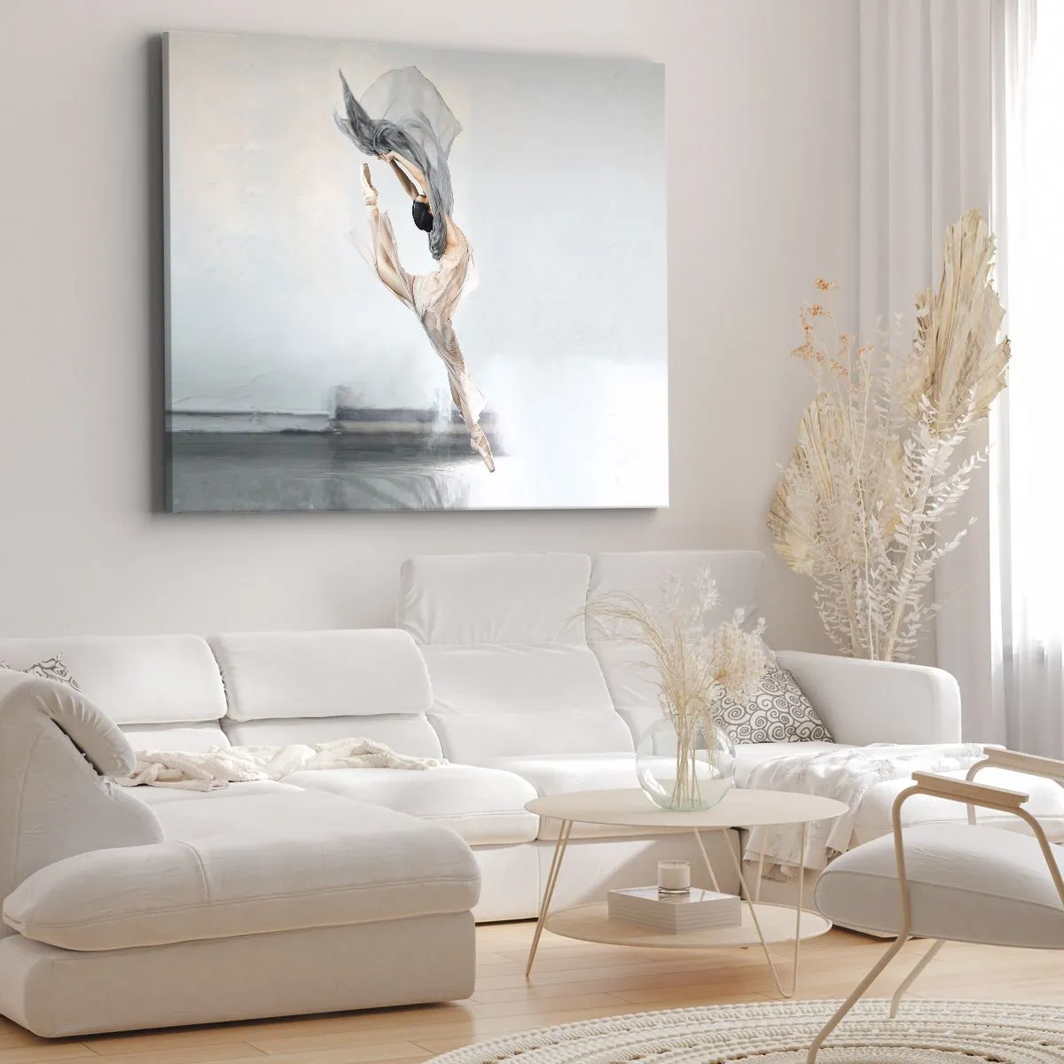 Canvastavla - Bild på duk - En dansare i dynamisk rörelse mot en ljus bakgrund - 70x50cm - Dansextas - Modern väggdekoration för vardagsrum och sovrum ARTTOR