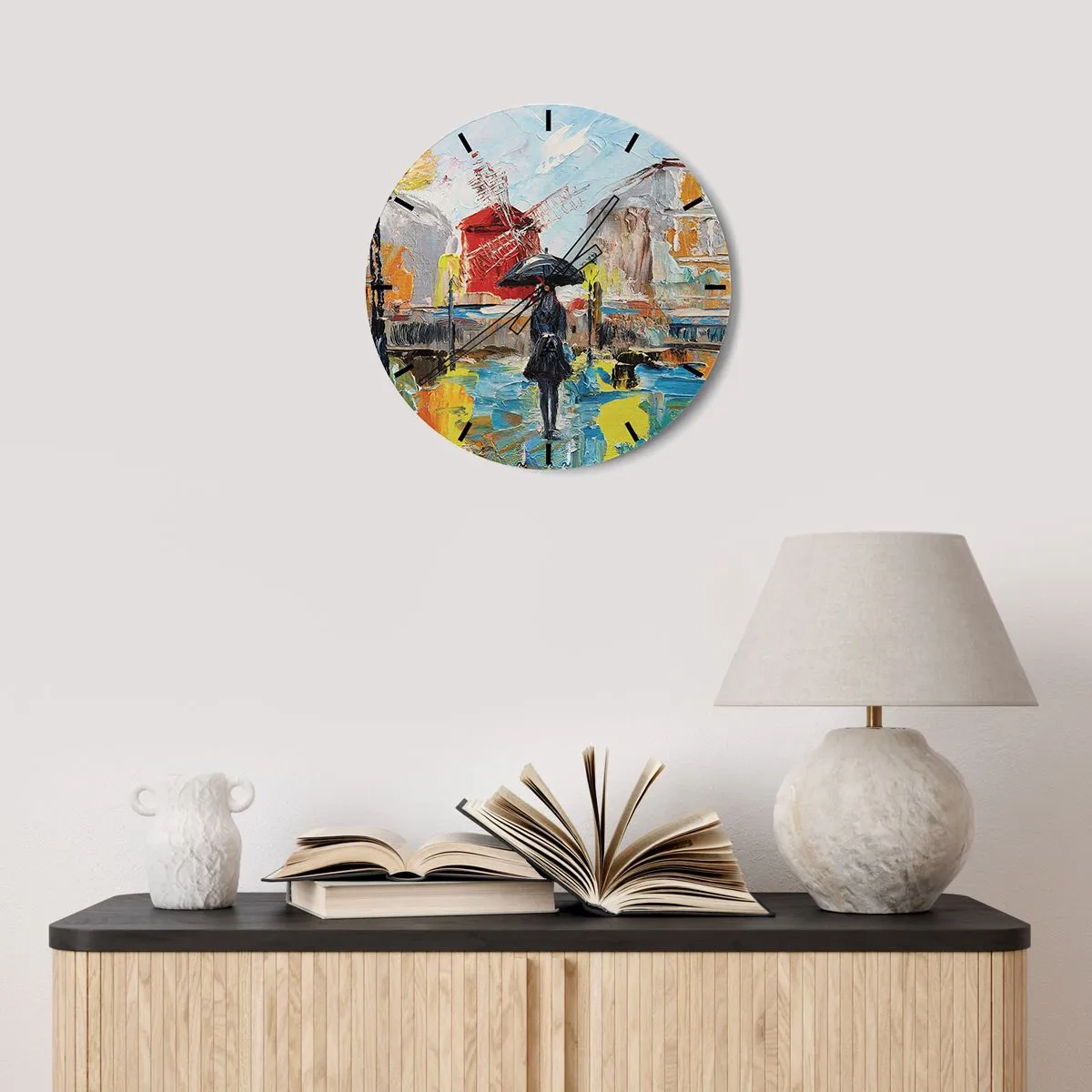 Väggklocka - Klocka på glas - Färgglad stadsbild med en kvinna och en väderkvarn - 30x30cm - Parislegender - Modern väggdekoration för vardagsrum, kök och sovrum ARTTOR