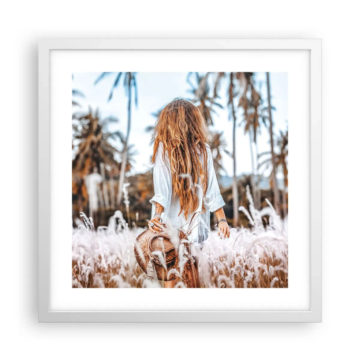 Affisch i vit ram - Född ur gräsdun - 40x40 cm