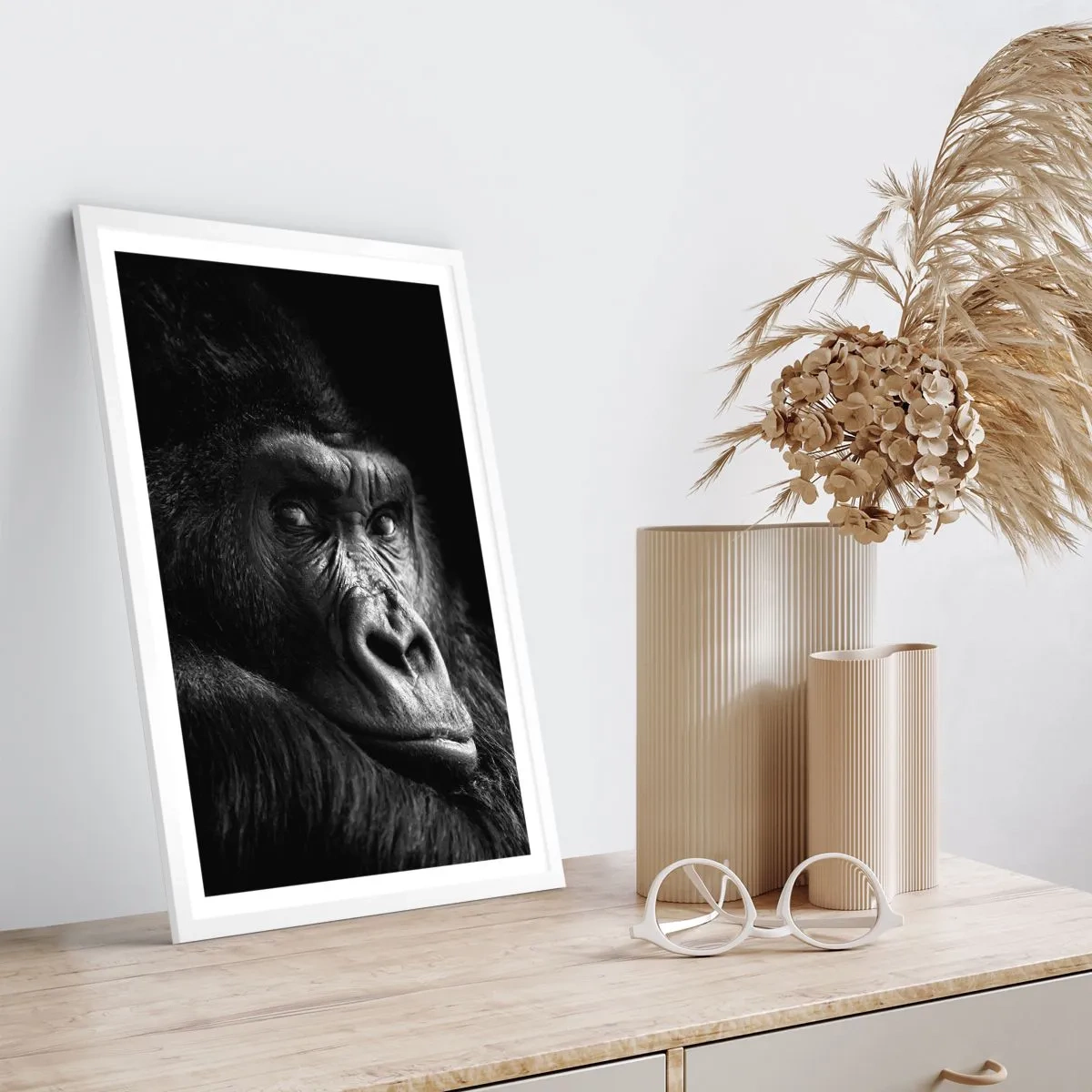 Affisch i vit ram - Varför glor du? - 40x50 cm