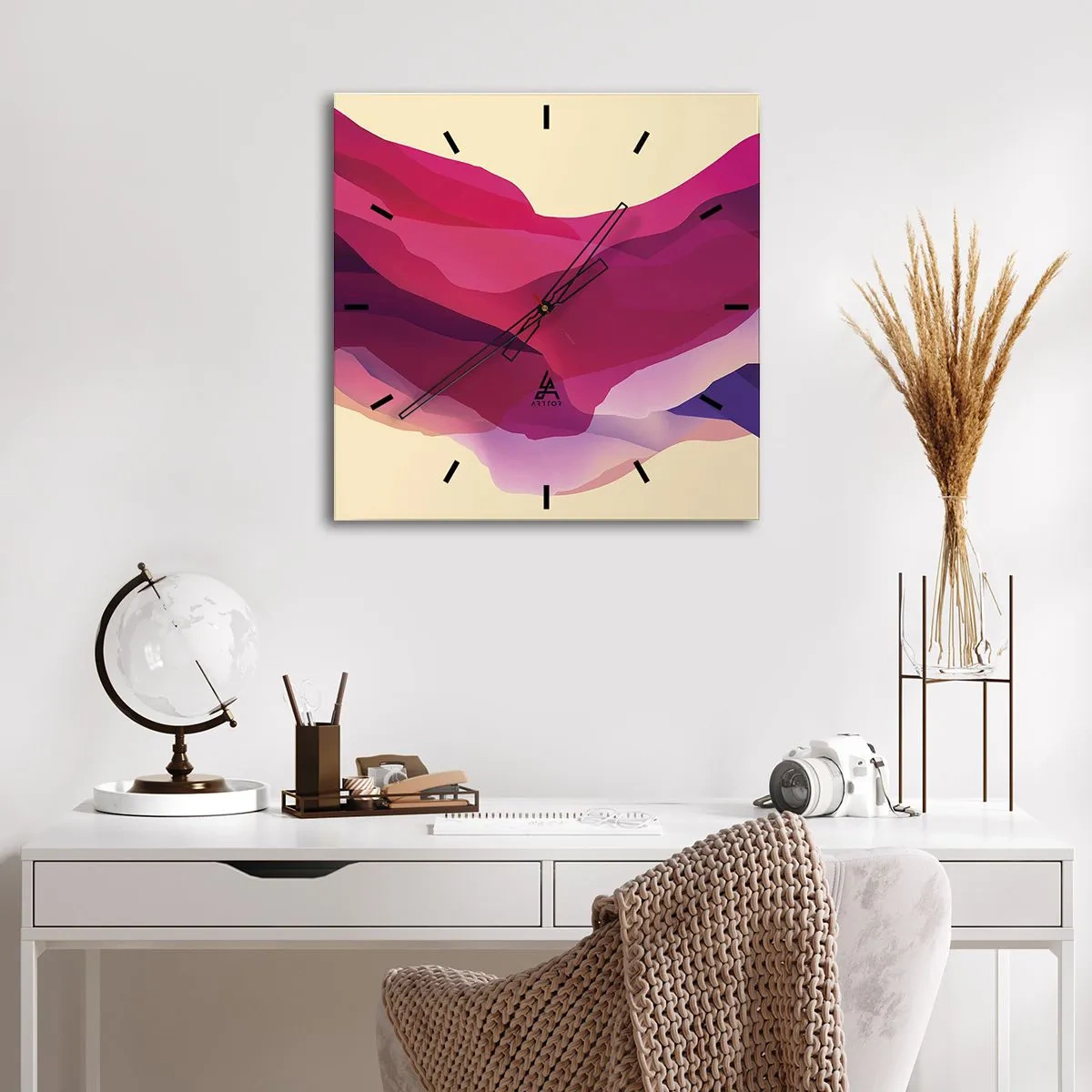 Väggklocka - Klocka på glas - Purpurfärgade vågor - 40x40 cm