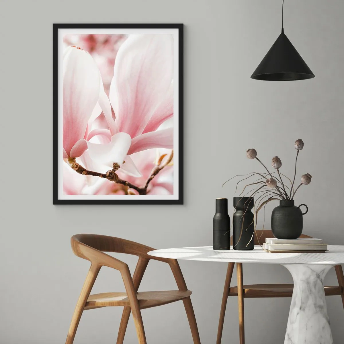 Affisch i svart ram - Fina rosa magnoliablad på en suddig bakgrund - 50x70cm - Oändlig känslighet - Modern väggdekoration för vardagsrum och sovrum ARTTOR