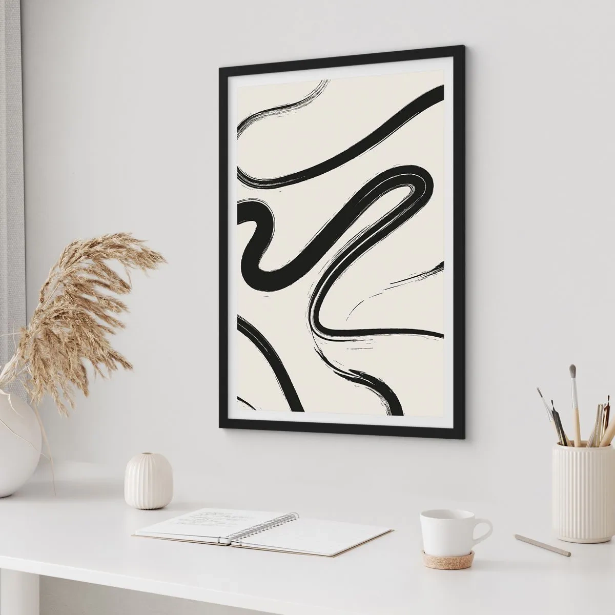 Affisch i svart ram - Abstrakta svarta linjer på en ljus bakgrund - 50x70cm - Svart och vit elegans - Modern väggdekoration för vardagsrum och sovrum ARTTOR