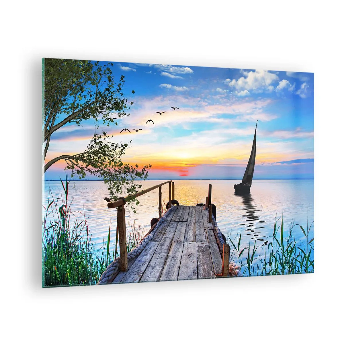 Glastavla - Bild på glas - En sjöbrygga i solnedgången med en segelbåt i bakgrunden - 70x50cm - God kväll - Modern väggdekoration för vardagsrum och sovrum ARTTOR