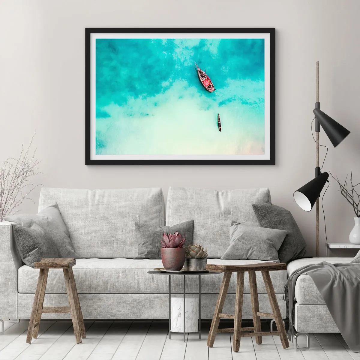 Affisch i svart ram - Högvatten på stranden i Zanzibar… - 50x40 cm