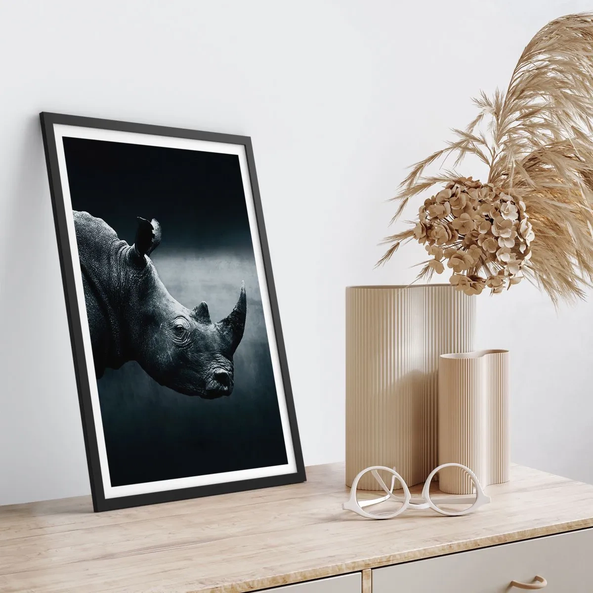 Affisch i svart ram - Höger profil - 61x91 cm