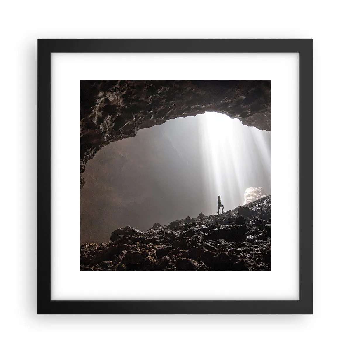 Affisch i svart ram - Ljusfylld grotta - 30x30 cm