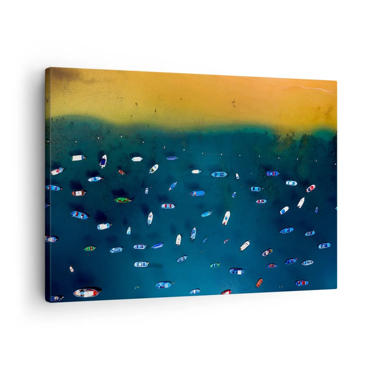 Canvastavla - Bild på duk - Flygfoto över båtar på vattnet och en sandstrand - 70x50cm - Ett semesterspel - Modern väggdekoration för vardagsrum och sovrum ARTTOR
