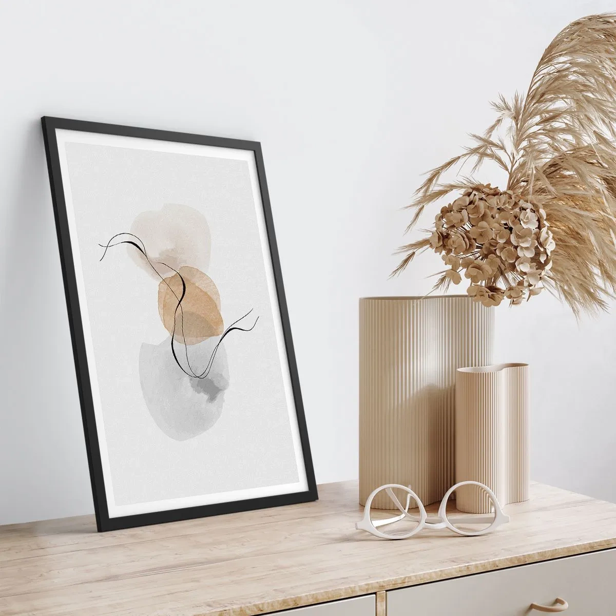 Affisch i svart ram - En abstrakt komposition i neutrala färger med fina linjer. - 50x70cm - Luftpärlor - Modern väggdekoration för vardagsrum och sovrum ARTTOR