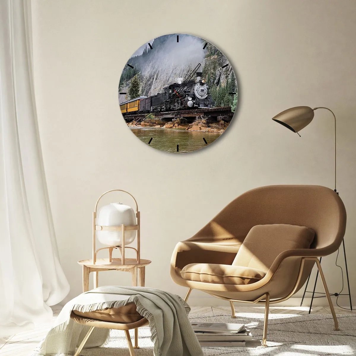 Väggklocka - Klocka på glas - Ett ånglok på en bro i ett bergslandskap över en flod - 30x30cm - Vart ska du? Vart? - Modern väggdekoration för vardagsrum, kök och sovrum ARTTOR