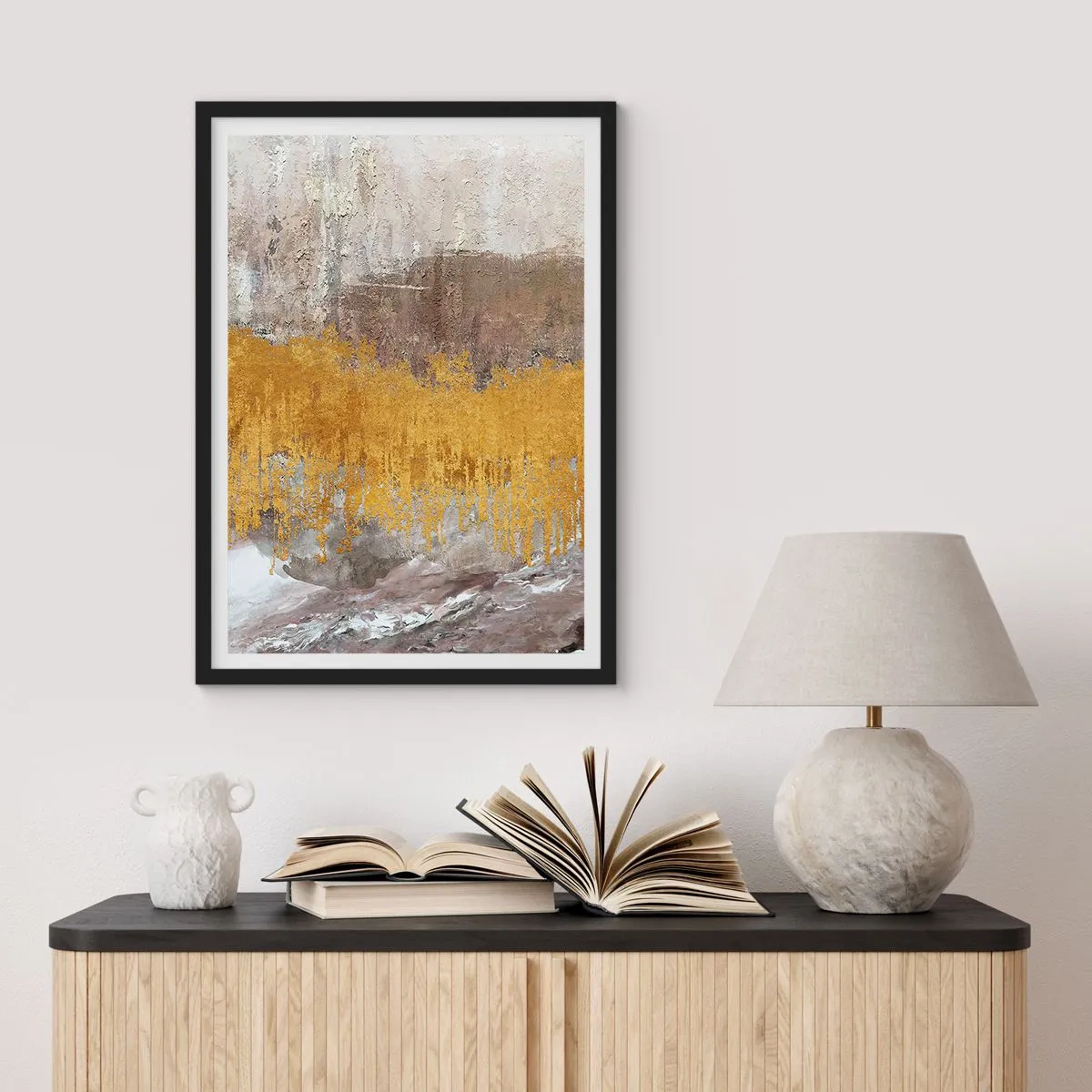 Affisch i svart ram - Abstrakt textur i guld och beige med djupeffekt - 50x70cm - En gyllene explosion - Modern väggdekoration för vardagsrum och sovrum ARTTOR
