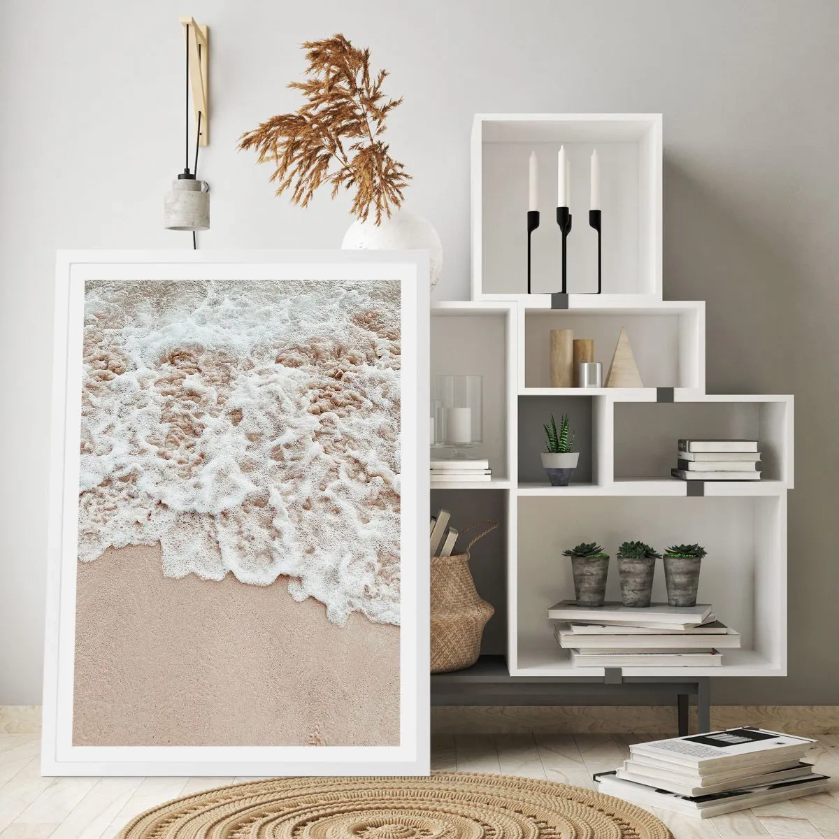 Affisch i vit ram - Strax tillbaka - 61x91 cm