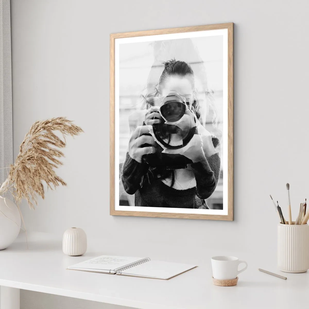 Affisch i ram av ljusek - Skapare och material - 70x100 cm