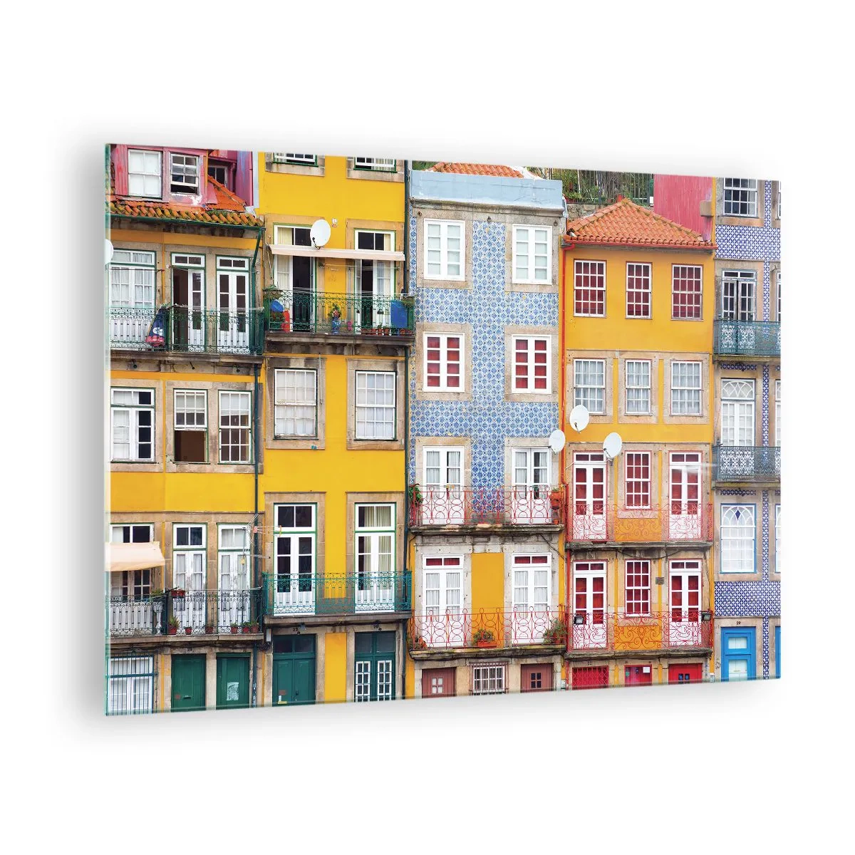Glastavla - Bild på glas - Färgglada fasader av hyreshus med balkongdetaljer - 70x50cm - Gamla stans färger - Modern väggdekoration för vardagsrum och sovrum ARTTOR