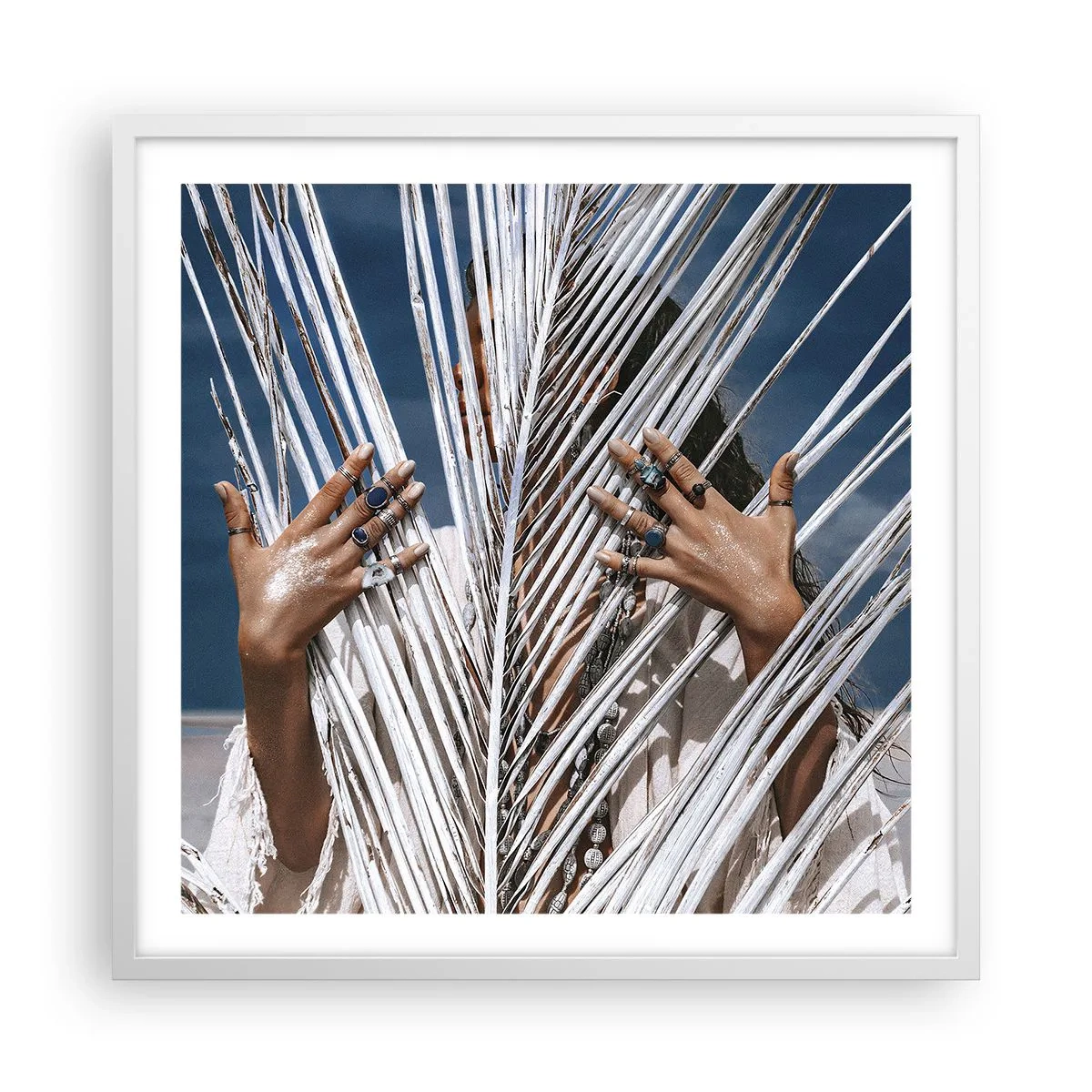 Affisch i vit ram - Schamanens flickvän? - 60x60 cm