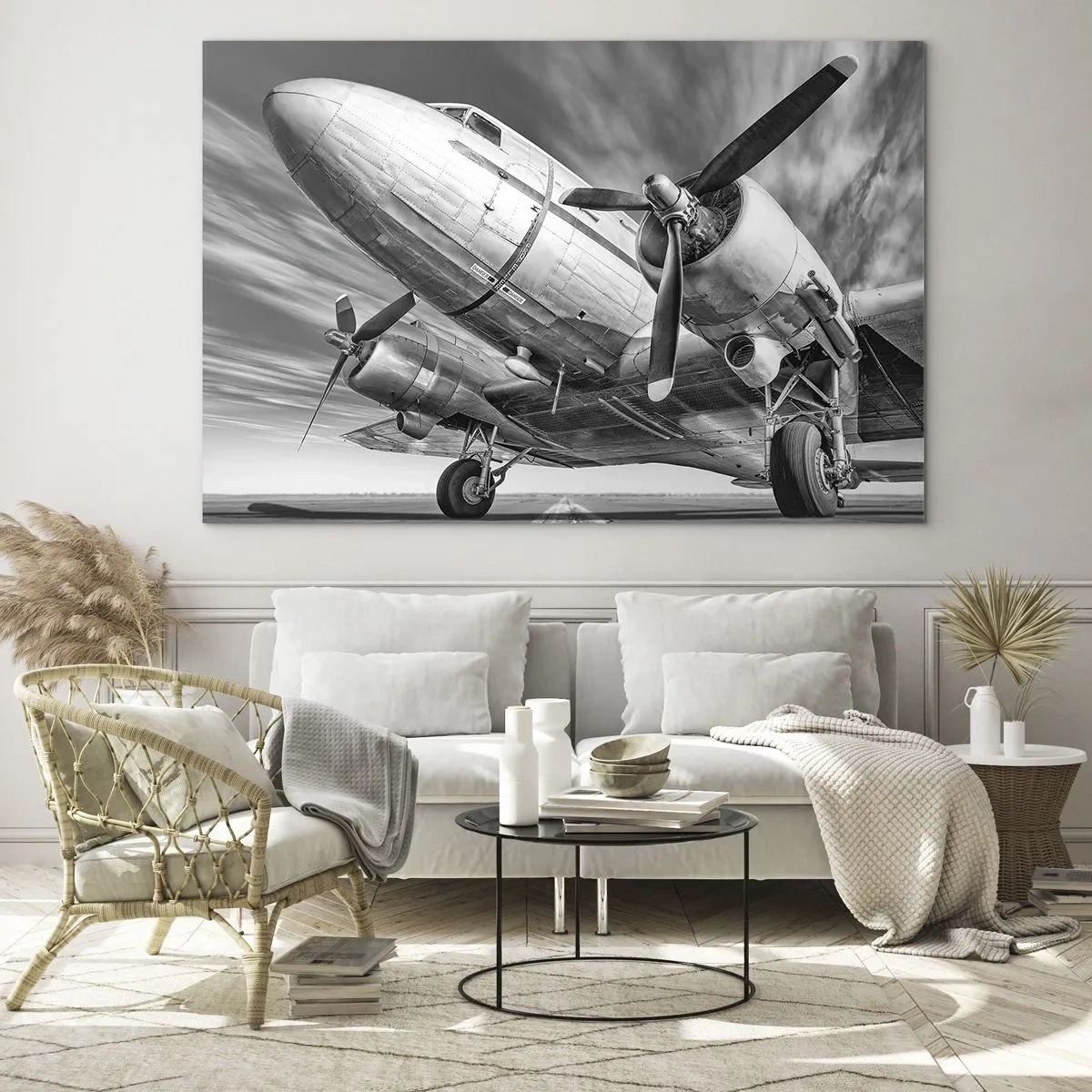 Glastavla - Bild på glas - Ett svartvitt propellerplan på landningsbanan - 70x50cm - Alltid flygklart - Modern väggdekoration för vardagsrum och sovrum ARTTOR