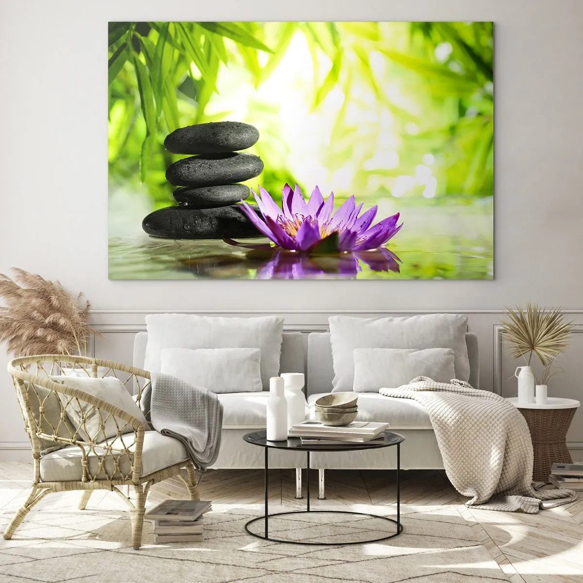 Glastavla - Bild på glas - Lila lotusblomma med zenstenar på en grön bakgrund - 70x50cm - I en bambushage - Modern väggdekoration för vardagsrum och sovrum ARTTOR