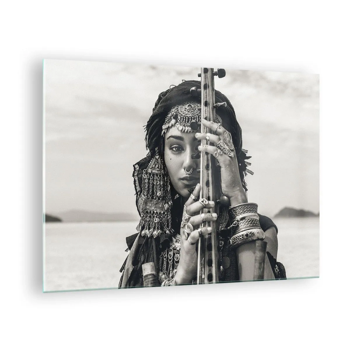 Glastavla - Bild på glas - Kvinna i orientaliska smycken med ett instrument - 70x50cm - Bara Orientens musik - Modern väggdekoration för vardagsrum och sovrum ARTTOR