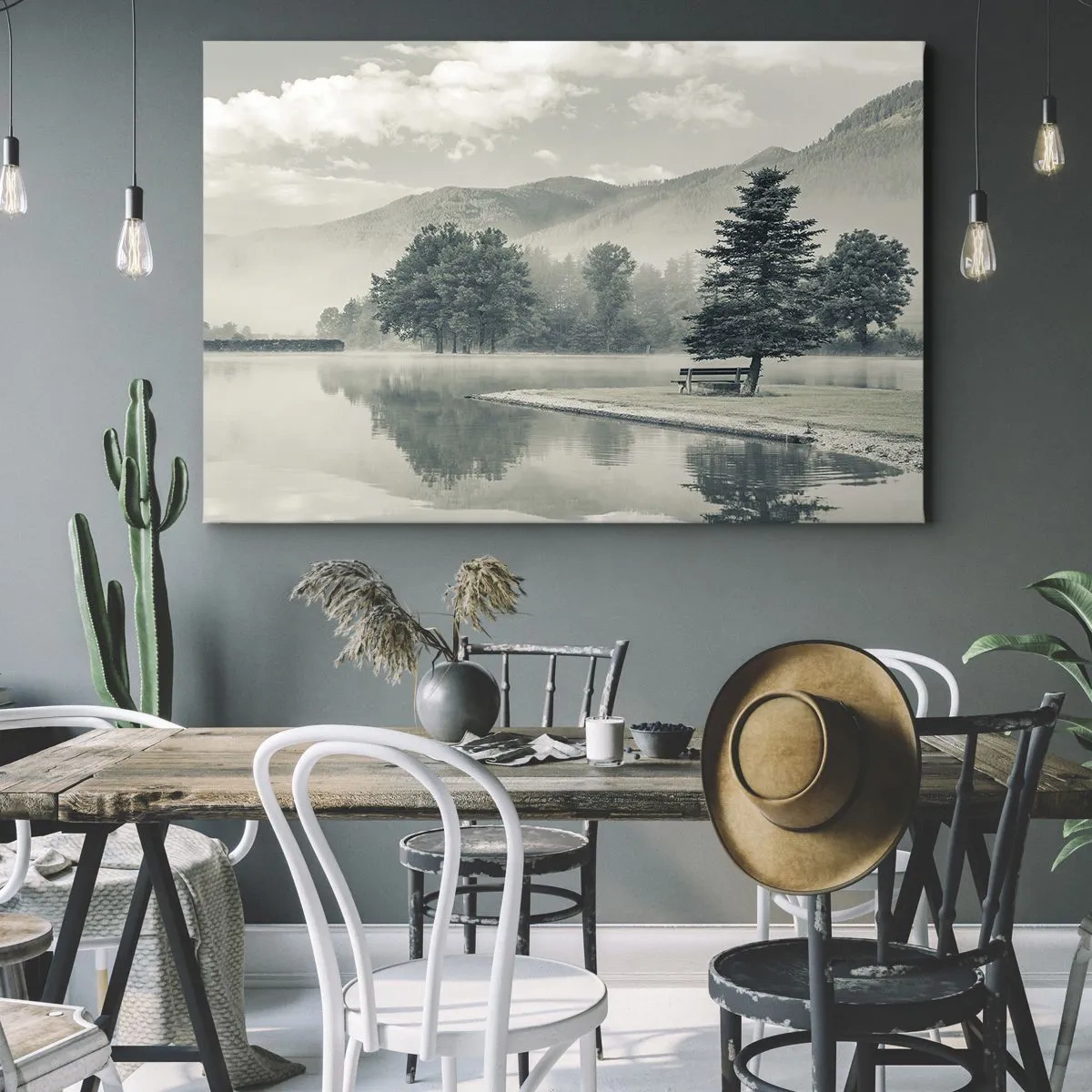 Canvastavla - Bild på duk - En pittoresk sjö med en bänk och dimma i bakgrunden - 70x50cm - Sjön sover fortfarande - Modern väggdekoration för vardagsrum och sovrum ARTTOR