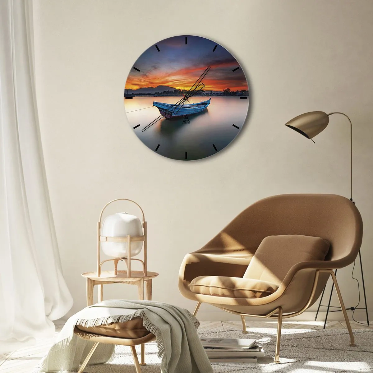 Väggklocka - Klocka på glas - En båt på lugnt vatten vid solnedgången - 30x30cm - Det kommer en god natt - Modern väggdekoration för vardagsrum, kök och sovrum ARTTOR