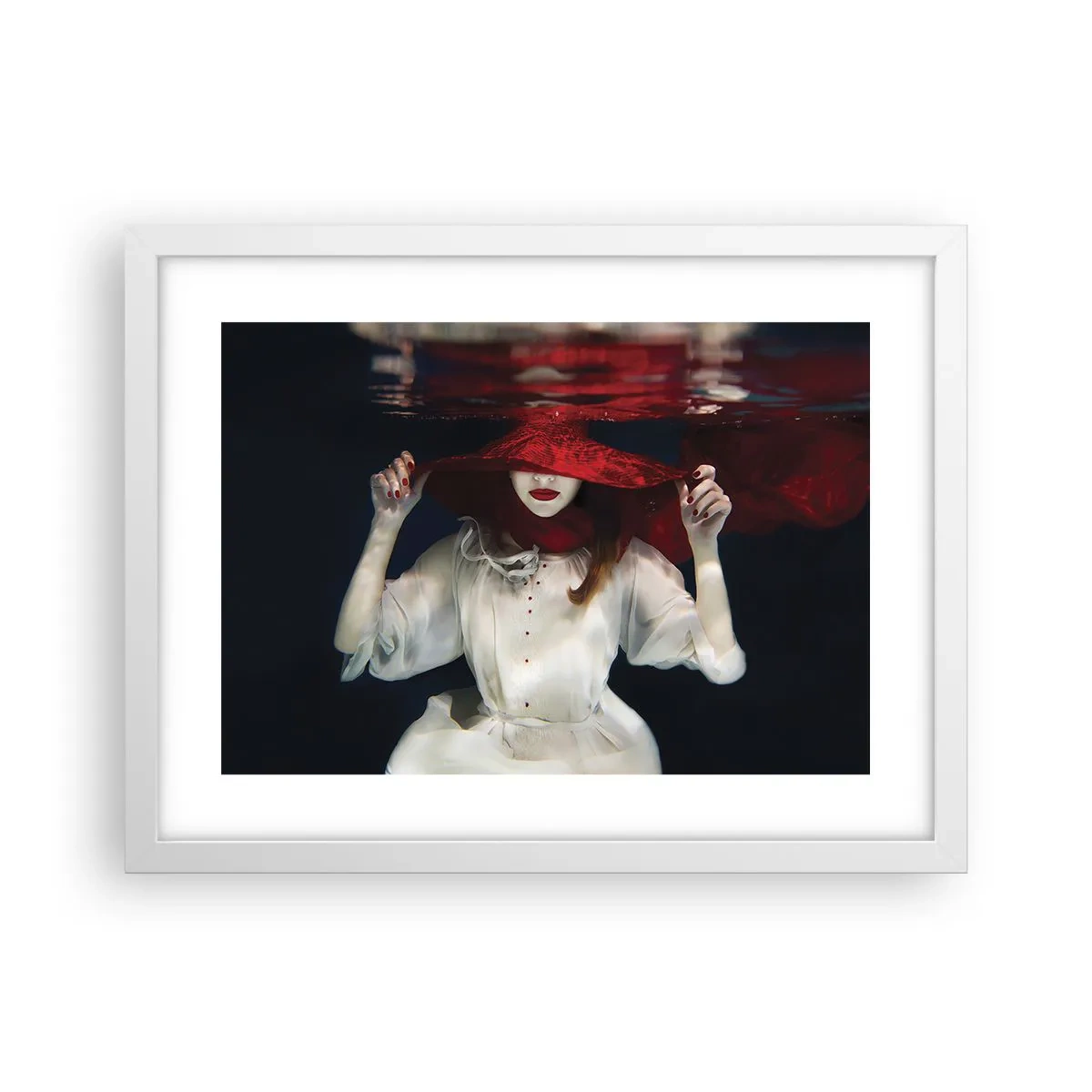 Affisch i vit ram - Konstig fru - 40x30 cm