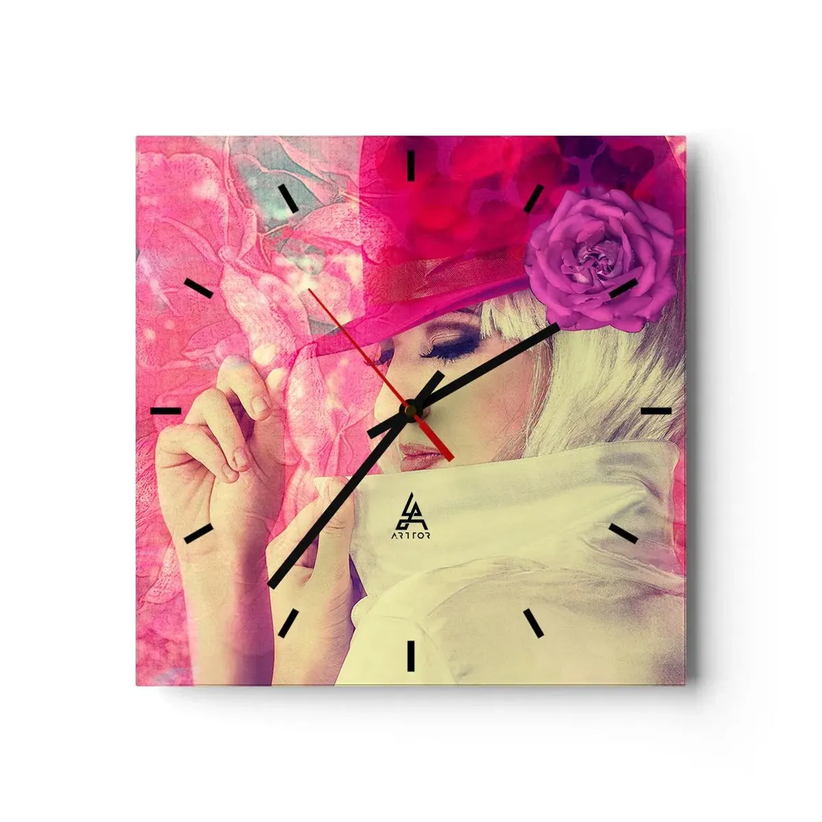 Väggklocka - Klocka på glas - Retroporträtt i rosa ångor - 30x30 cm