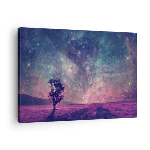 Canvastavla - Bild på duk - Ett träd mot en stjärnklar himmel i lila och blå färger - 70x50cm - Under magisk himmel - Modern väggdekoration för vardagsrum och sovrum ARTTOR