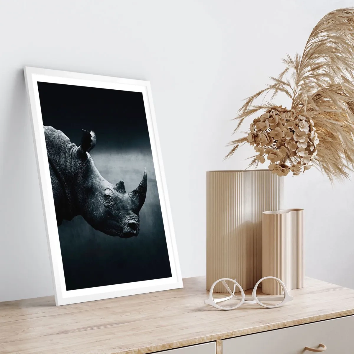 Affisch i vit ram - Höger profil - 50x70 cm