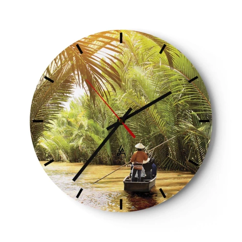 Väggklocka - Klocka på glas - Människor på en båt som seglar genom en tät palmskog - 30x30cm - Genom en palmravin - Modern väggdekoration för vardagsrum, kök och sovrum ARTTOR