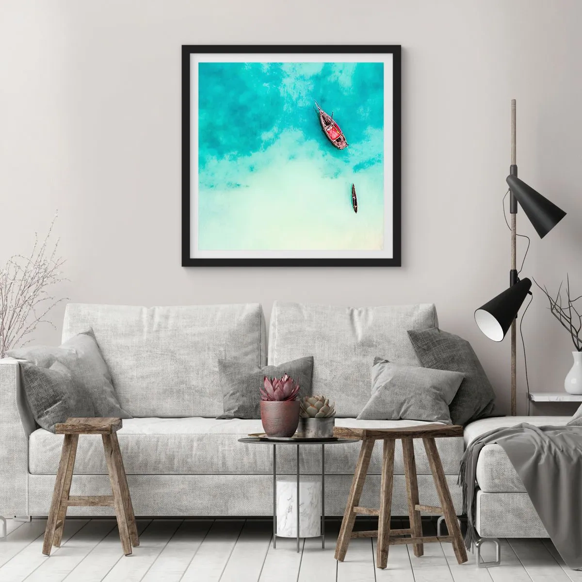 Affisch i svart ram - Högvatten på stranden i Zanzibar… - 60x60 cm