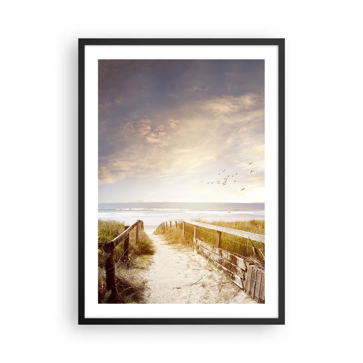 Affisch i svart ram - Stigen till stranden vid solnedgången med fåglar som flyger förbi - 50x70cm - Lugn och ro - Modern väggdekoration för vardagsrum och sovrum ARTTOR