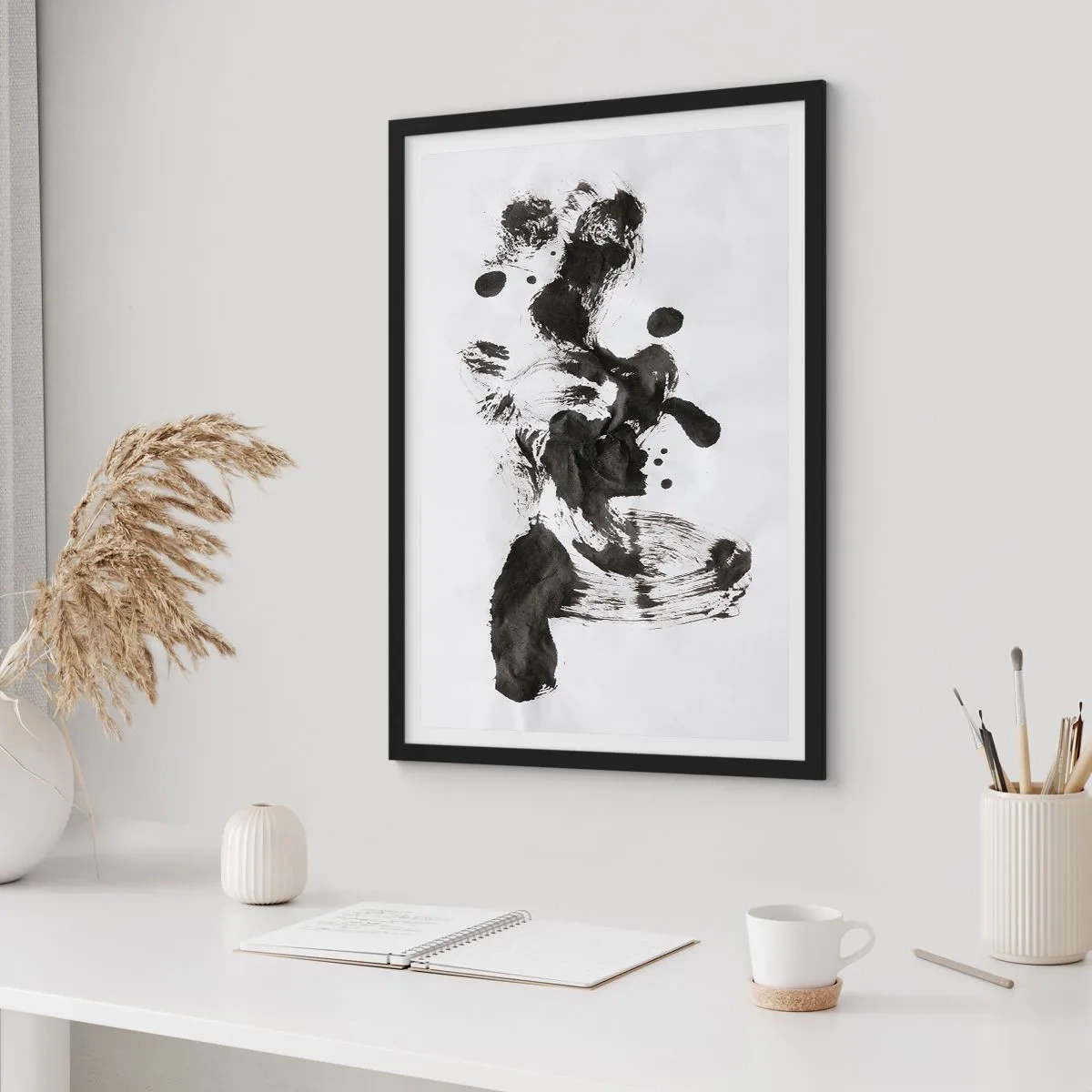 Affisch i svart ram - Svartvit abstraktion i expressionistisk stil - 50x70cm - En metod i galenskap? - Modern väggdekoration för vardagsrum och sovrum ARTTOR