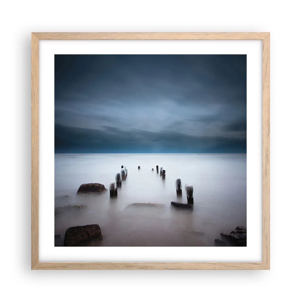 Affisch i ram av ljusek - Fundersam sjö - 50x50 cm