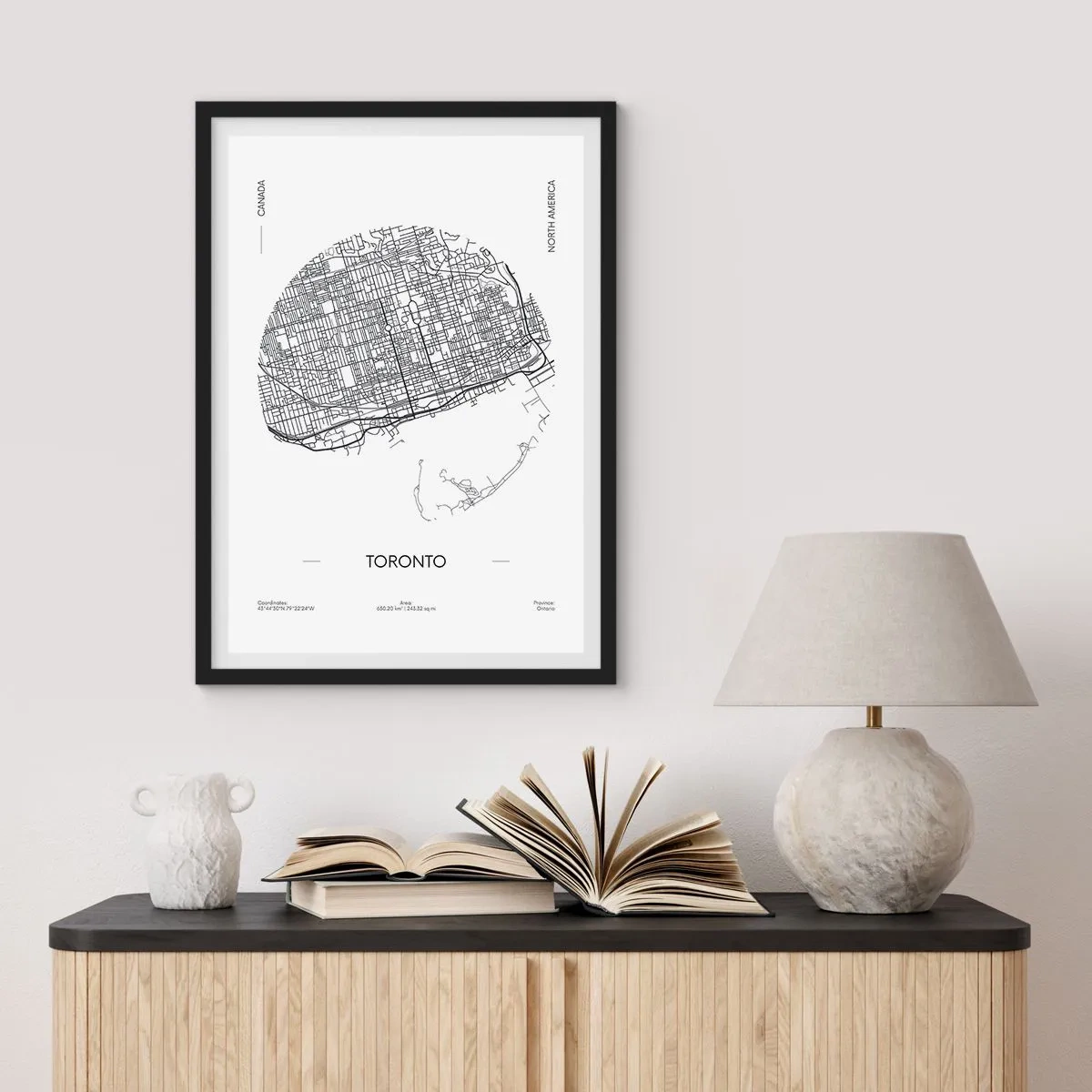 Affisch i svart ram - En minimalistisk svartvit karta över Toronto - 50x70cm - Torontos anatomi - Modern väggdekoration för vardagsrum och sovrum ARTTOR