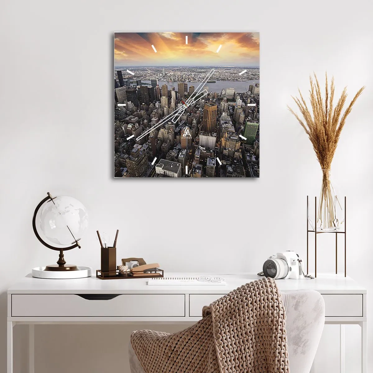 Väggklocka - Klocka på glas - Våra tiders slagande hjärta - 40x40 cm