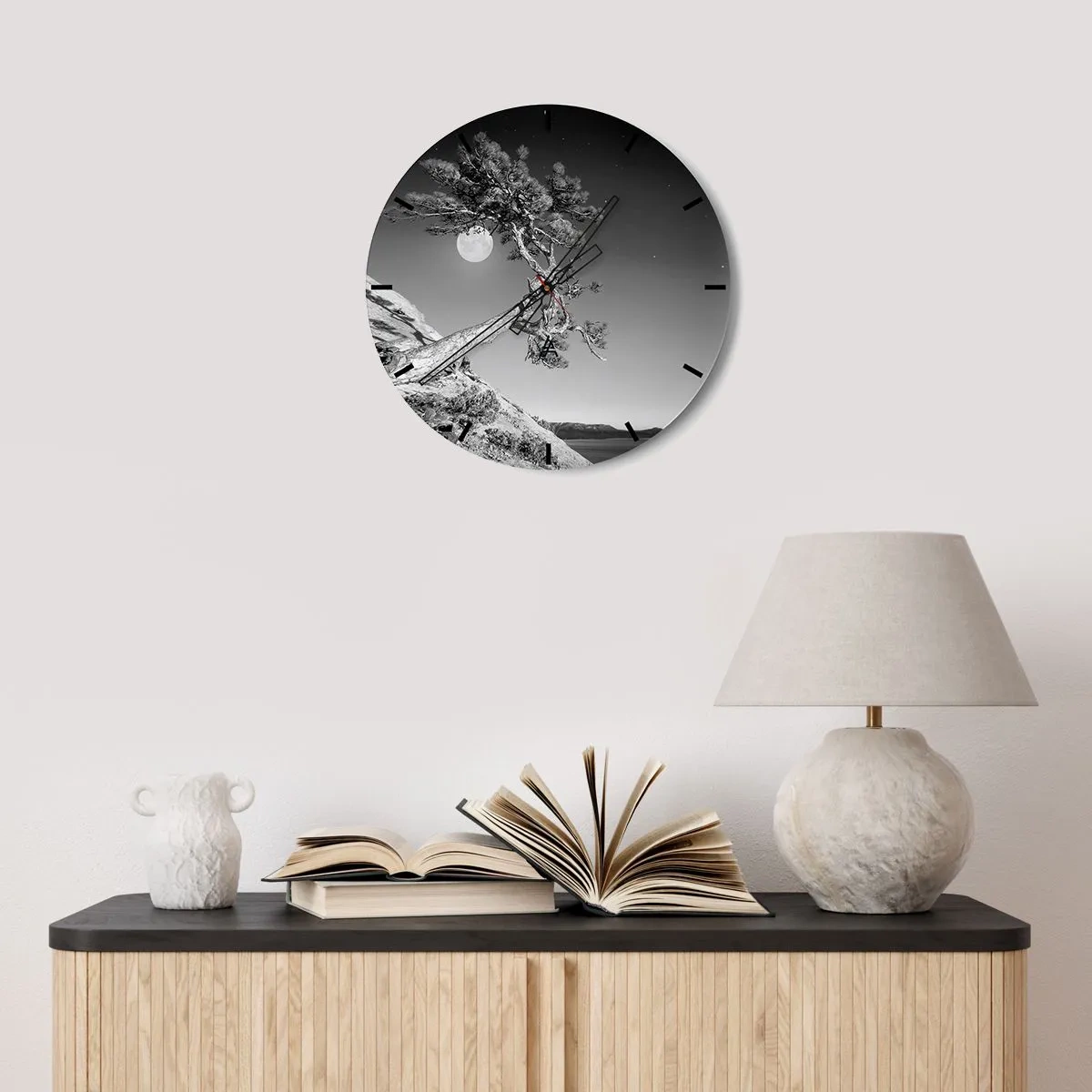 Väggklocka - Klocka på glas - Segerrik kämpe - 40x40 cm