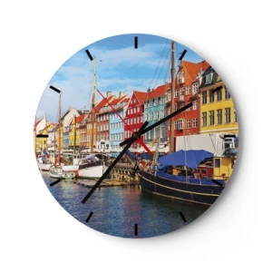 Väggklocka - Klocka på glas - Färgglada hus och båtar i hamnen på en solig dag - 30x30cm - Glad kaj - Modern väggdekoration för vardagsrum, kök och sovrum ARTTOR