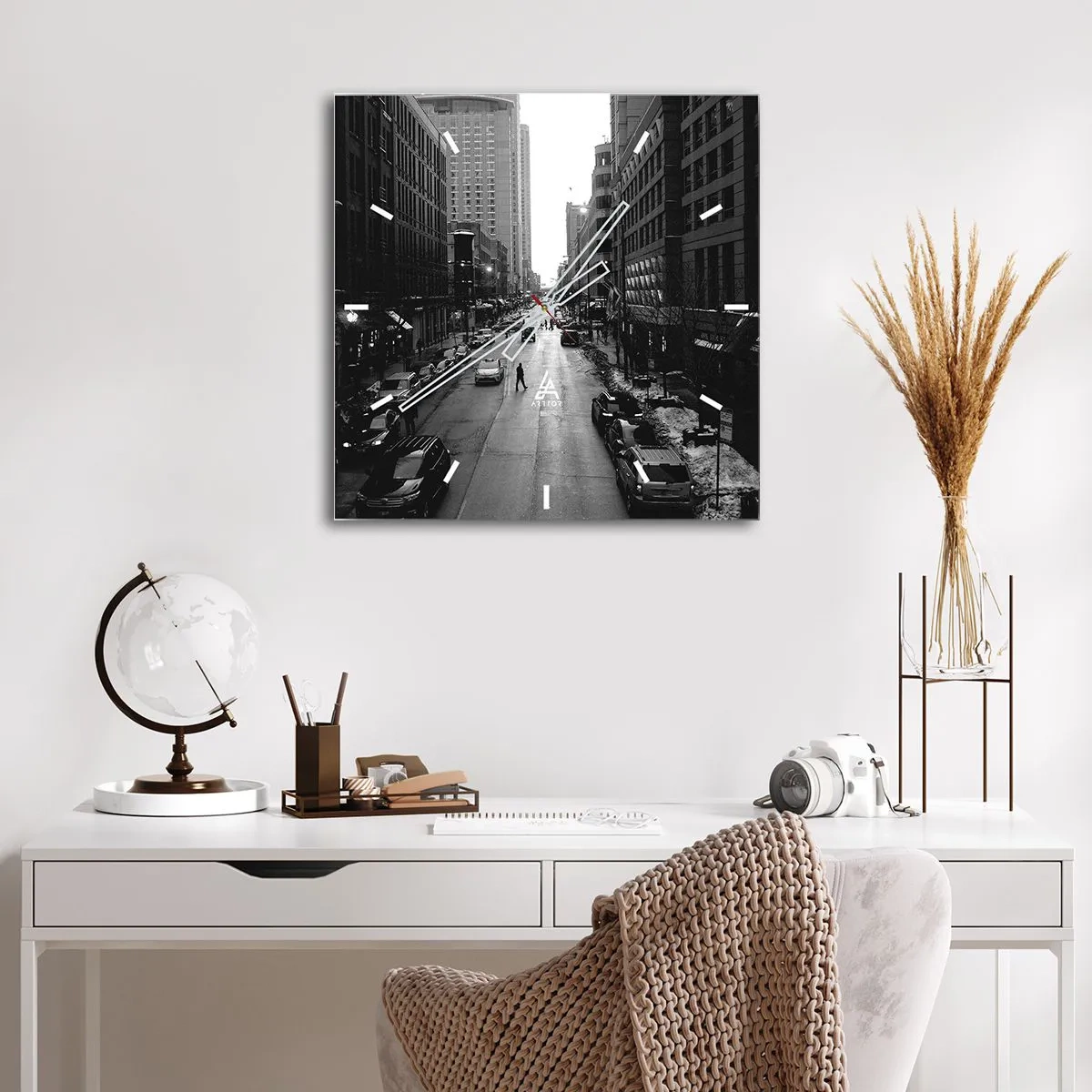 Väggklocka - Klocka på glas - Nästa dag som varje dag - 40x40 cm